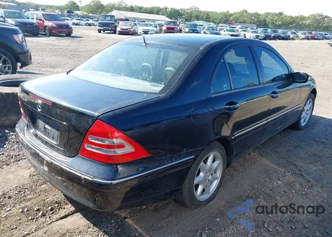 2002 Mercedes-Benz C 320 from USA, damaged, VIN WDBRF64J62F240972